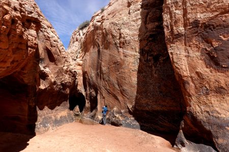 Přes náhorní plošinu se sopečnými pumami jsme se dostali k jižnímu okraji Tunnel Slot Canyonu.